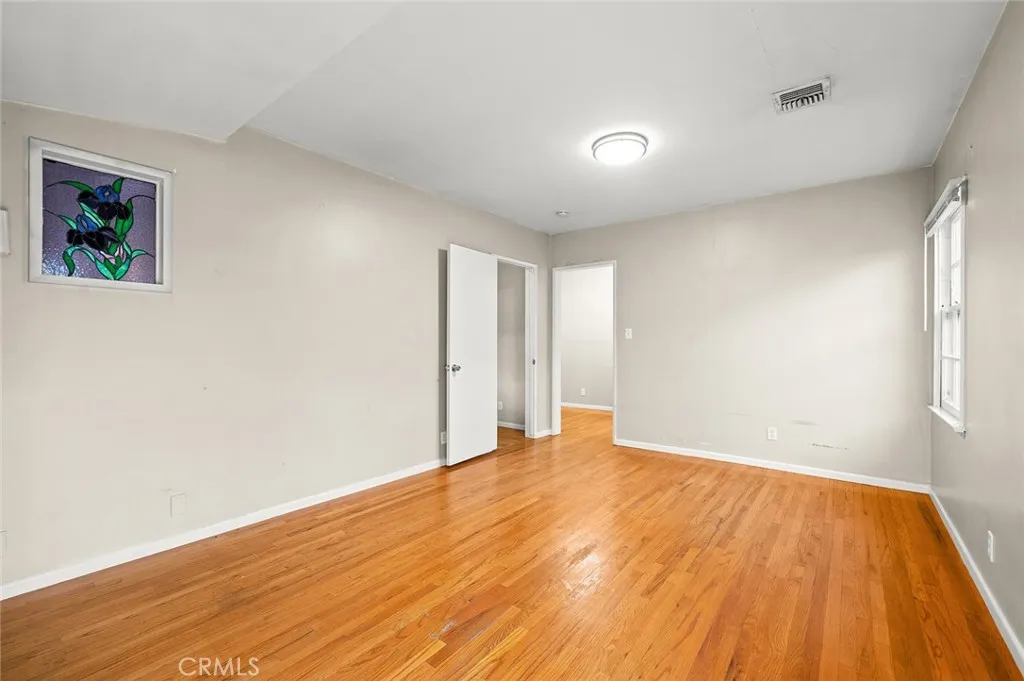 5715 Norwich, Van Nuys, California 91411 home-pic-17